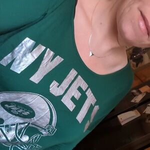 2 tops VS Pink JETS Tee shirt  LOVE PINK 💚